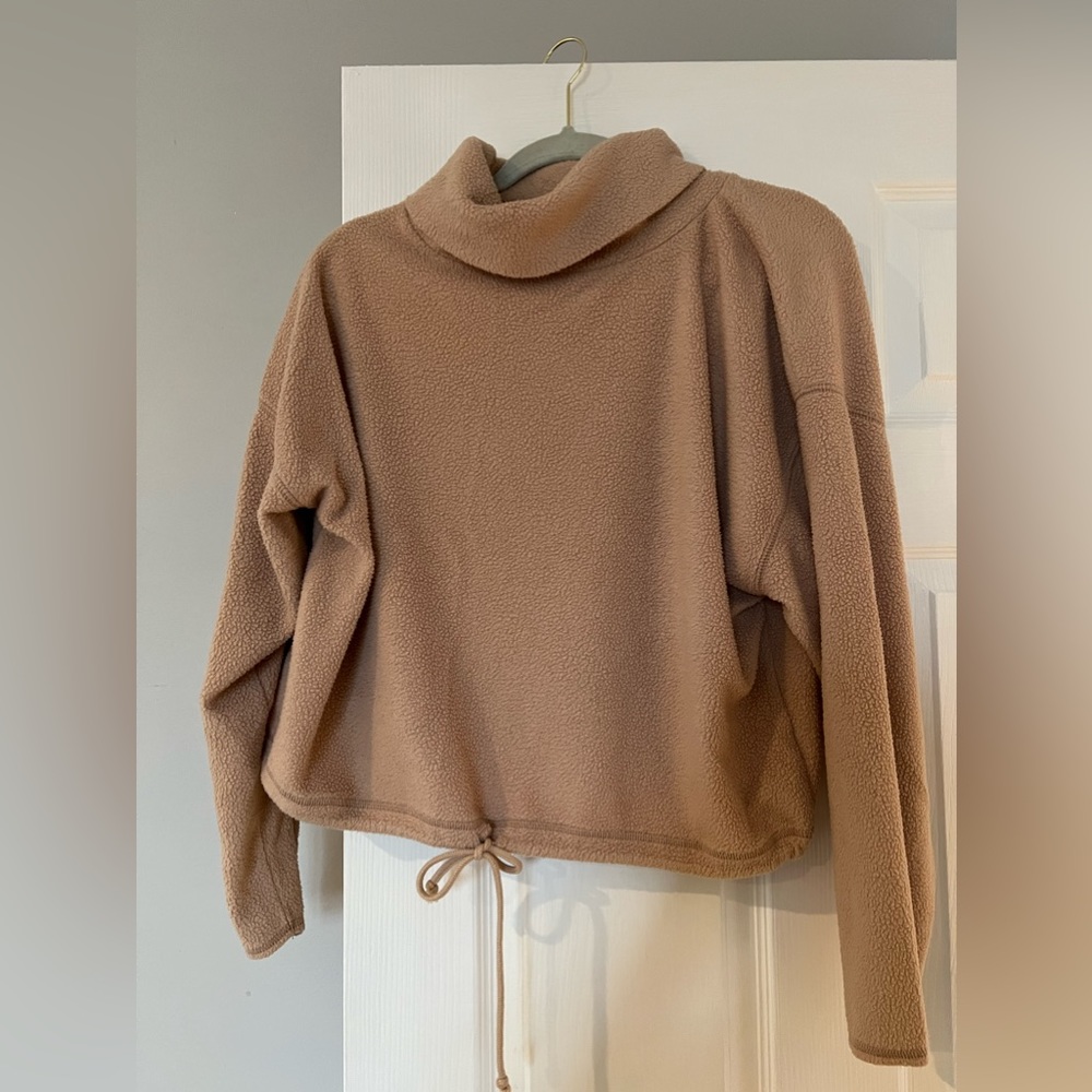 Sherpa Aerie crop